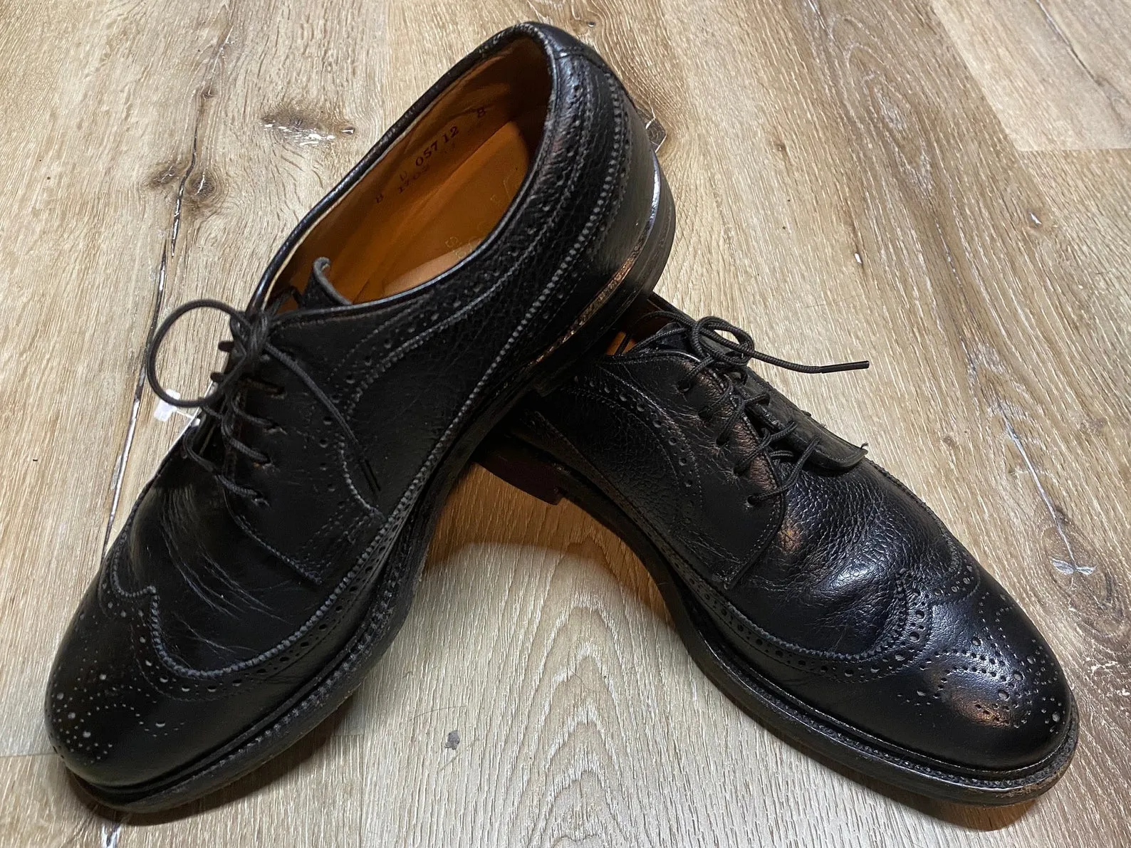 Wingtip Brogue Hartt Derby Shoes 8M 41 (Canada)