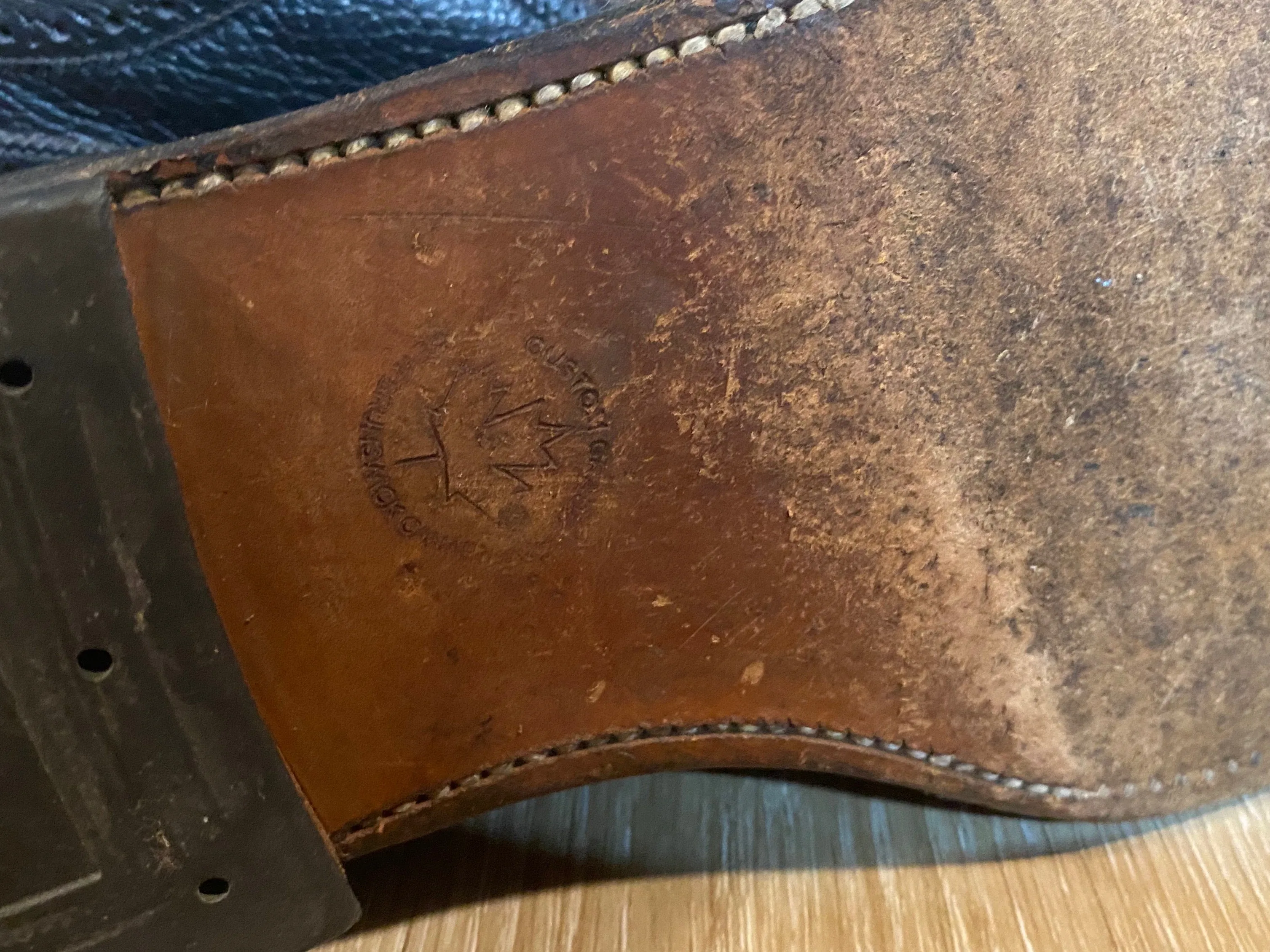 Wingtip Brogue Hartt Derby Shoes 8M 41 (Canada)