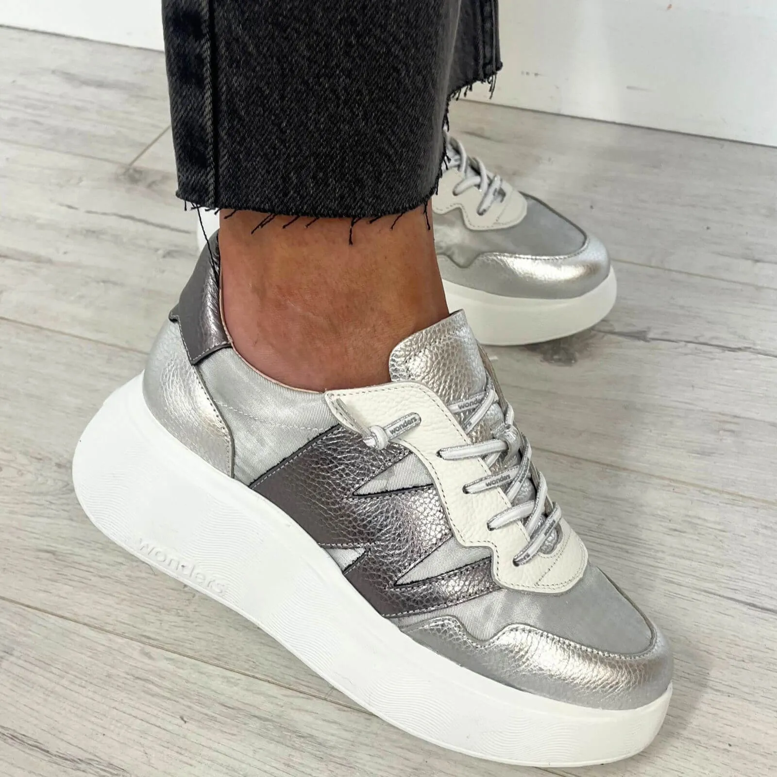 Wonders Two Tone Grey & Silver Leather Sneakers